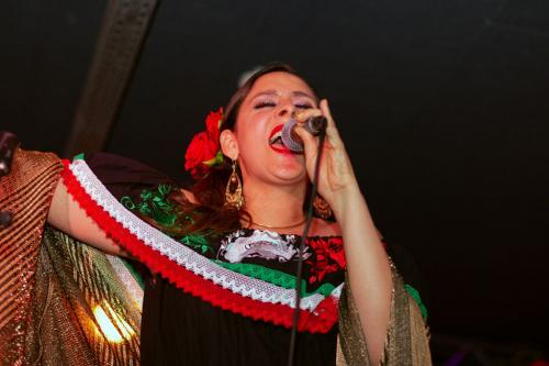 Alicia-Leos-Concert-Bellevilloise-Mariachi-ArrieraSomos